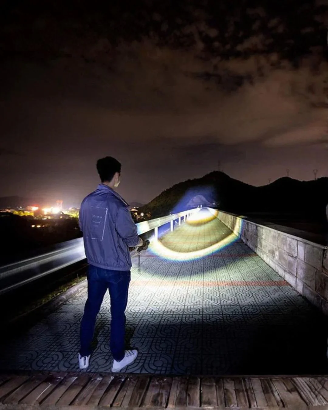 LumenX®️ | Linterna Táctica de Alta Potencia - Image 4